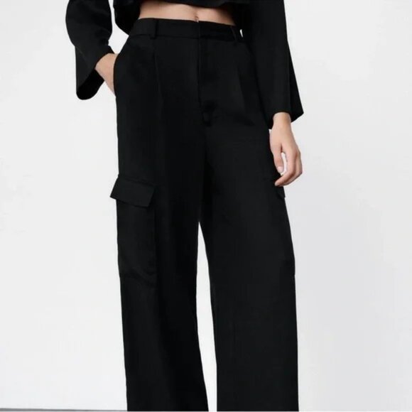 ZARA Black High-Waist Wide Leg Cargo Pants | Size 6 - Picture 2 of 8